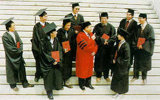 Diploma-uitreiking op de universiteit - Education in China