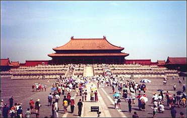 Ingang van de Verboden Stad - Foto Ralf van Wolffelaar